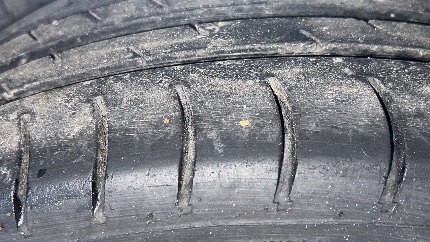 Used 2016 Hyundai Grand i10 Magna 1.2 Kappa VTVT Petrol Manual tyres RIGHT REAR TYRE TREAD VIEW
