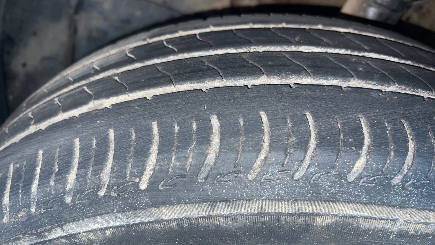 Used 2023 Maruti Suzuki Wagon R VXI 1.0 Petrol Manual tyres LEFT FRONT TYRE TREAD VIEW