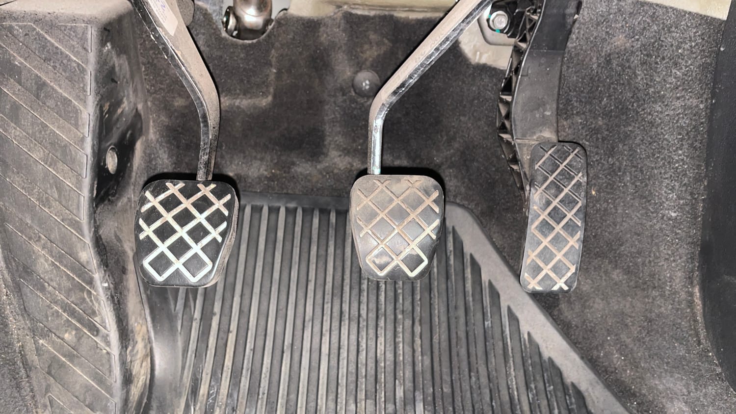 Used 2023 Volkswagen Virtus Highline 1.0 TSI MT Petrol Manual interior PEDALS VIEW