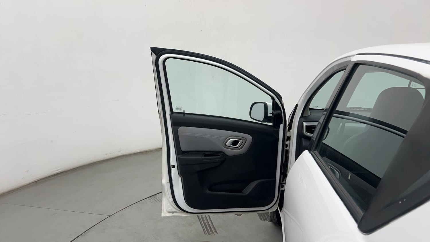 Used 2021 Datsun Redi-GO T(O) 1.0 AMT Petrol Automatic interior LEFT FRONT DOOR OPEN VIEW