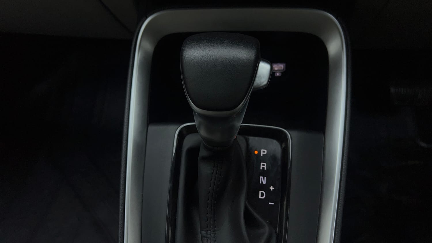Used 2023 Kia Sonet HTX 1.0 DCT Petrol Automatic interior GEAR  KNOB VIEW