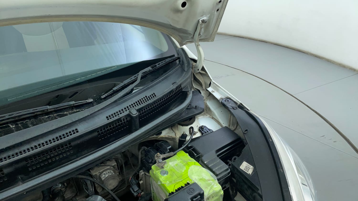 Used 2020 Hyundai Santro Sportz Petrol Manual engine ENGINE LEFT SIDE HINGE & APRON VIEW