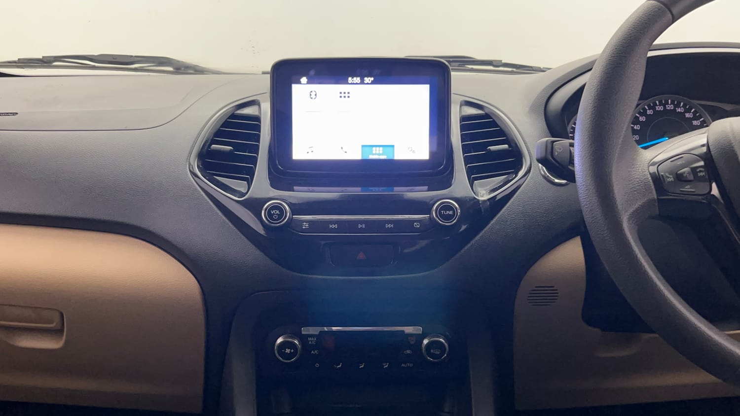 Used 2019 Ford Figo Aspire Titanium Plus 1.2 Ti-VCT Petrol Manual top_features Integrated (in-dash) music system