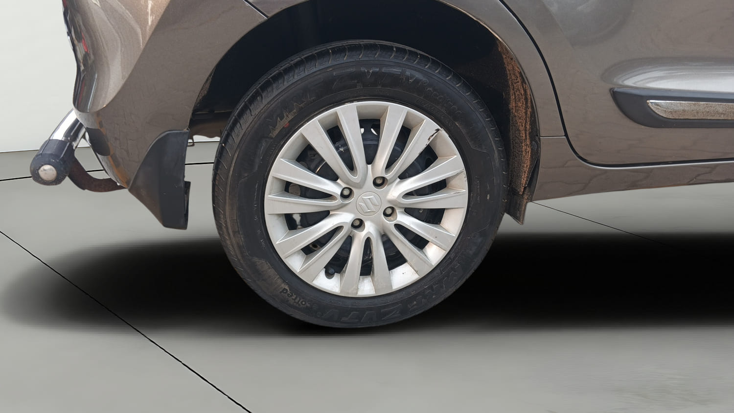 Used 2021 Maruti Suzuki Baleno Delta Petrol Manual tyres RIGHT REAR TYRE RIM VIEW