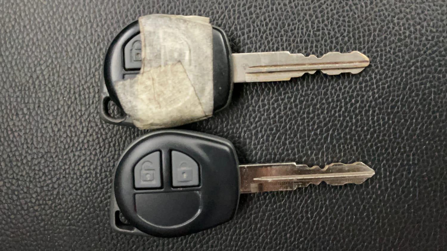 Used 2015 Maruti Suzuki Swift VXi Petrol Manual extra CAR KEY VIEW