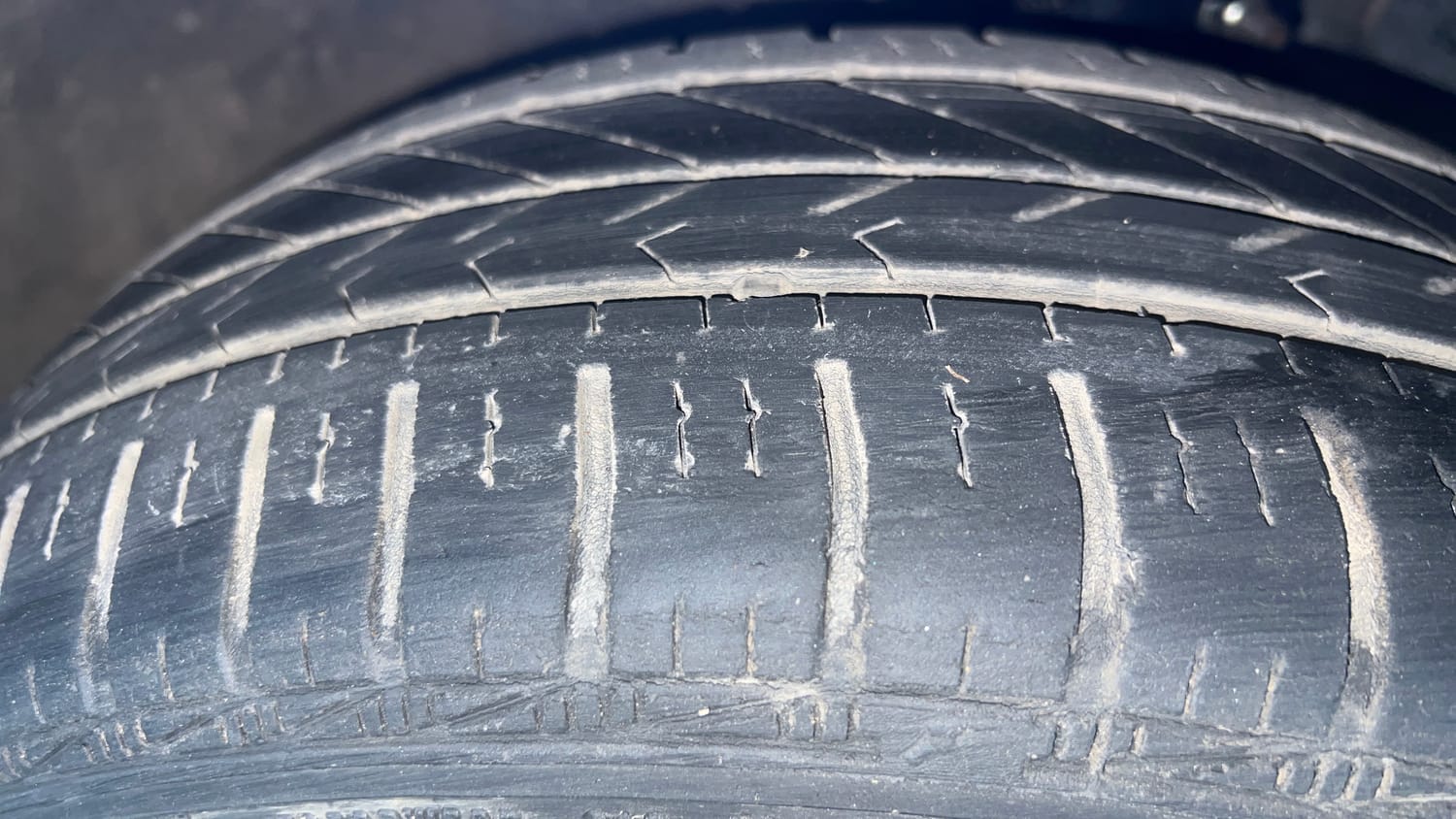 Used 2013 Honda Brio S MT Petrol Manual tyres RIGHT FRONT TYRE TREAD VIEW