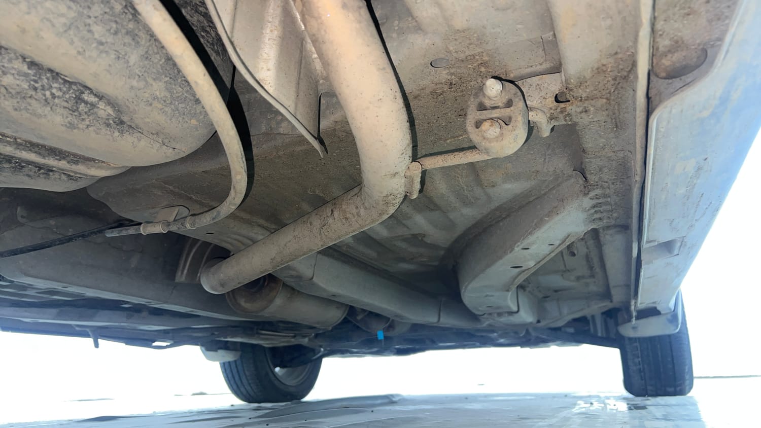 Used 2018 Honda BR-V V CVT Petrol Petrol Automatic extra REAR RIGHT UNDERBODY VIEW