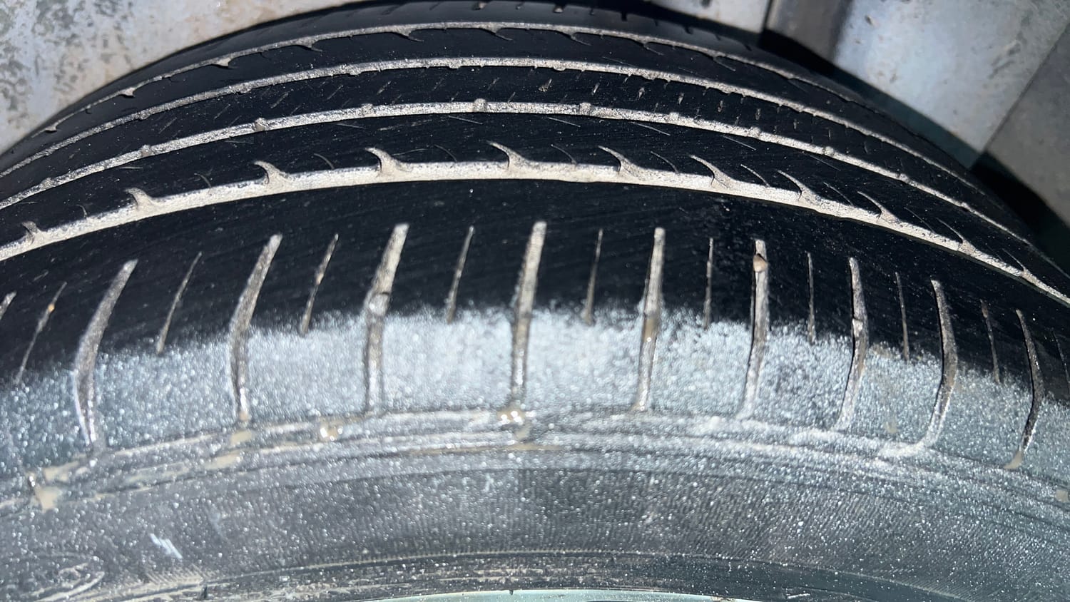 Used 2022 Maruti Suzuki Ciaz Alpha 1.5 AT Petrol Automatic tyres LEFT REAR TYRE TREAD VIEW