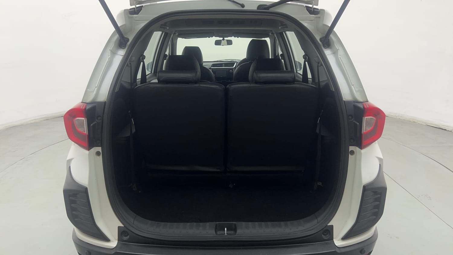 Used 2018 Honda BR-V V CVT Petrol Petrol Automatic interior DICKY INSIDE VIEW