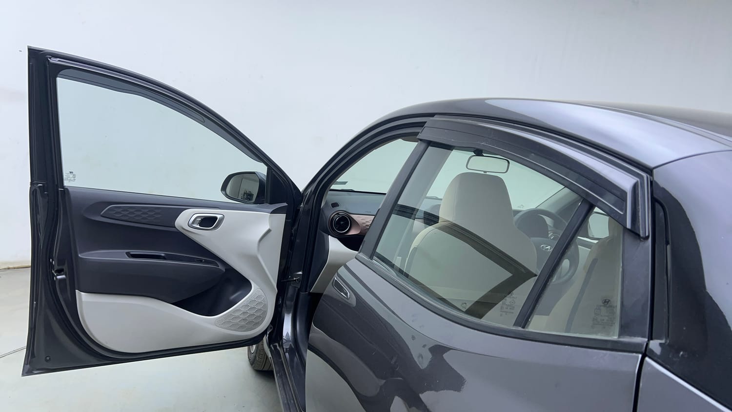 Used 2020 Hyundai Aura SX 1.2 (O) Petrol Petrol Manual interior LEFT FRONT DOOR OPEN VIEW