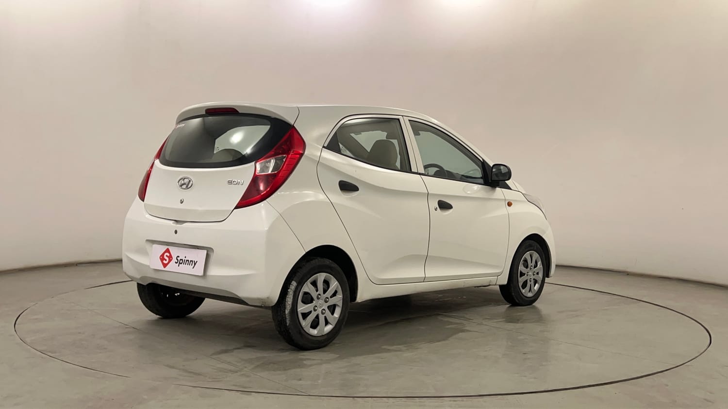 Used 2019 Hyundai Eon Magna + Petrol Manual exterior RIGHT REAR CORNER VIEW