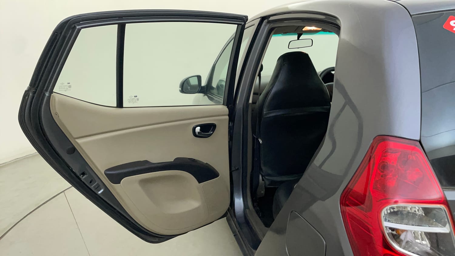 Used 2013 Hyundai i10 Magna 1.2 Kappa2 Petrol Manual interior LEFT REAR DOOR OPEN VIEW