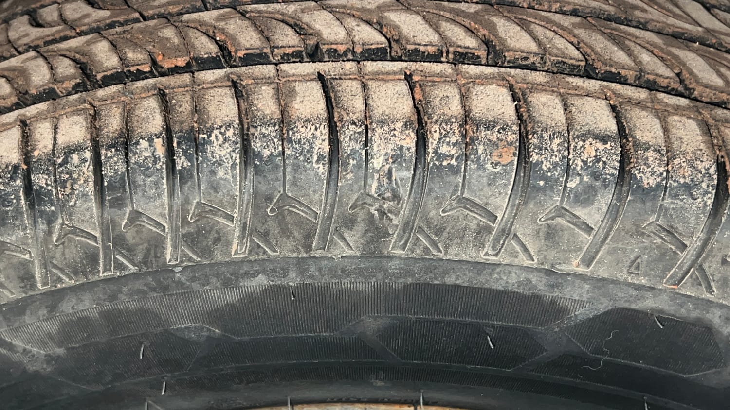 Used 2013 Maruti Suzuki Swift Dzire VXI Petrol Manual tyres RIGHT REAR TYRE TREAD VIEW