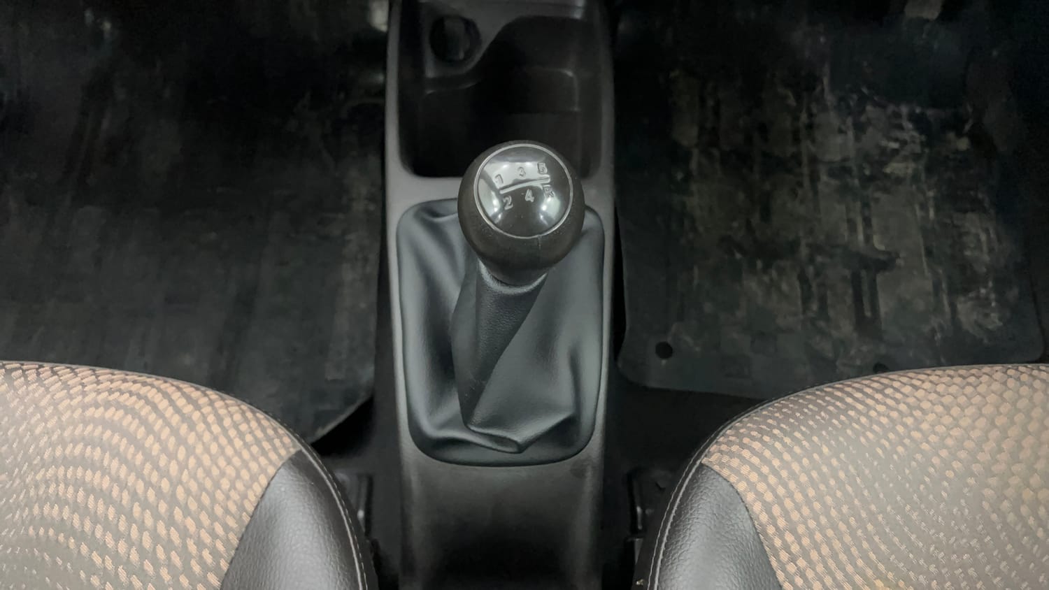 Used 2017 Hyundai Eon Magna + Petrol Manual interior GEAR  KNOB VIEW