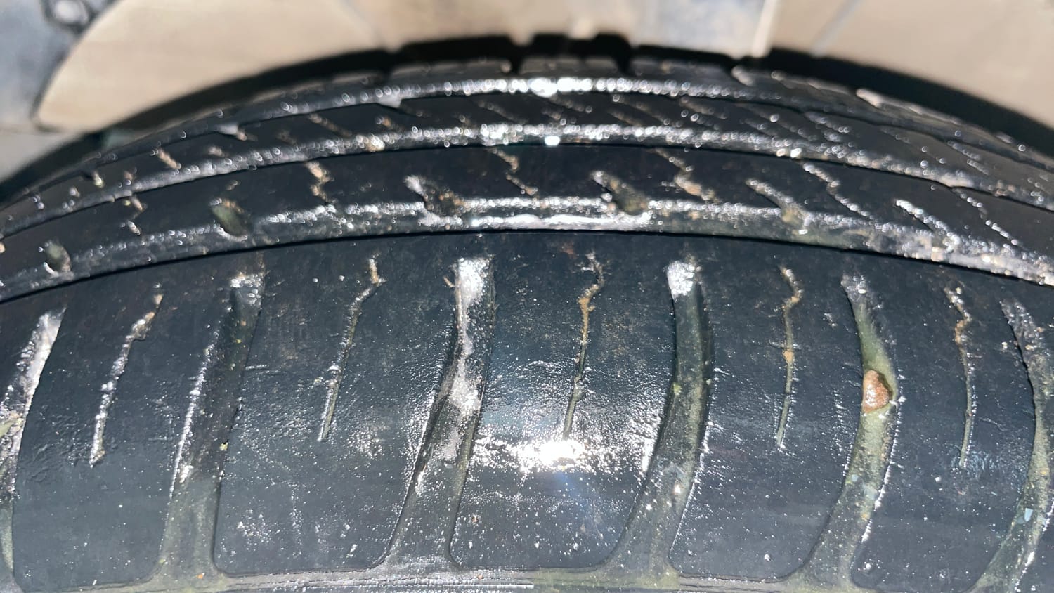 Used 2019 Maruti Suzuki Dzire VXi AMT Petrol Automatic tyres LEFT FRONT TYRE TREAD VIEW