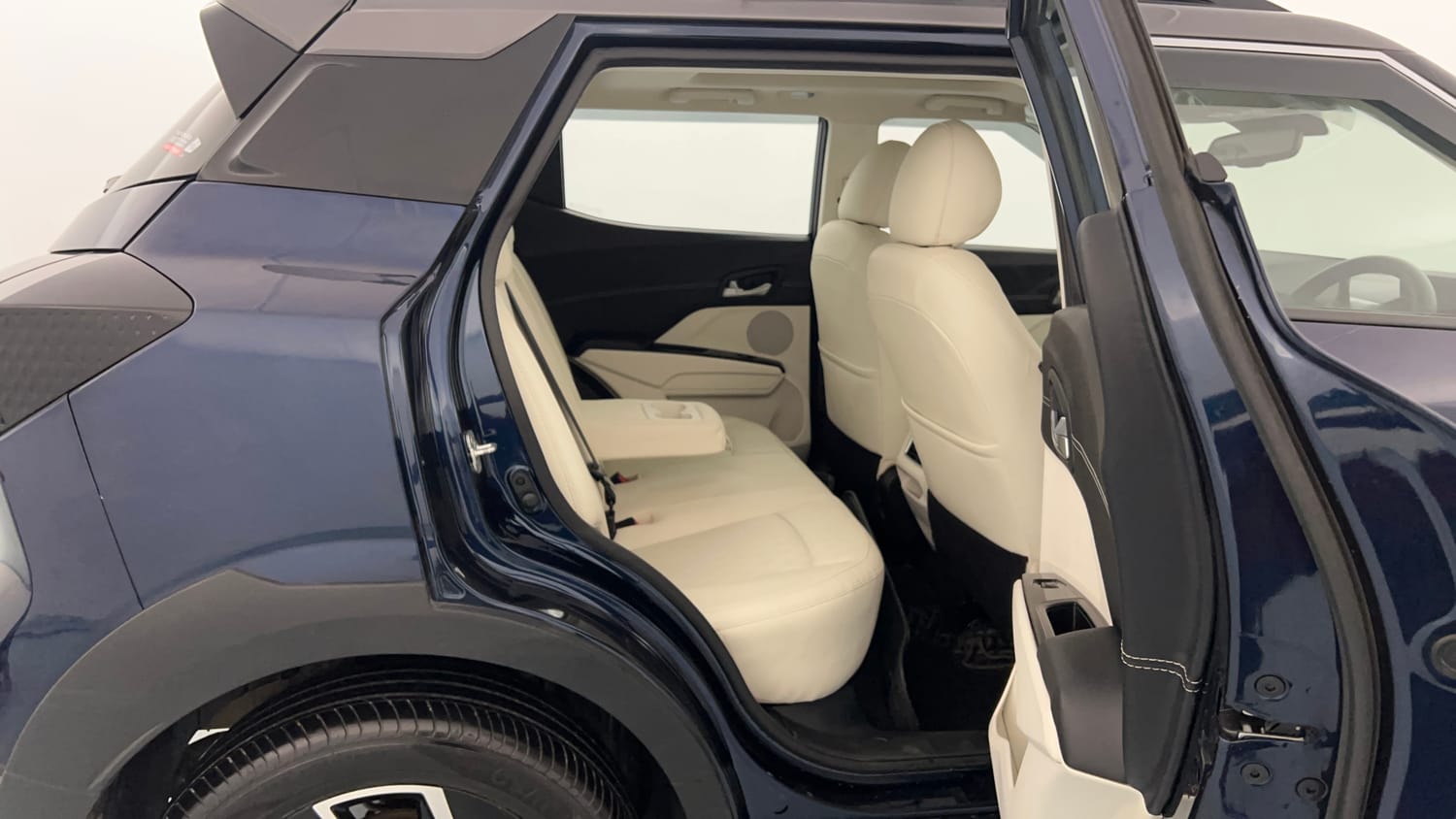 Used 2025 Mahindra XUV 3XO AX7 1.2 Petrol AT Petrol Automatic interior RIGHT SIDE REAR DOOR CABIN VIEW