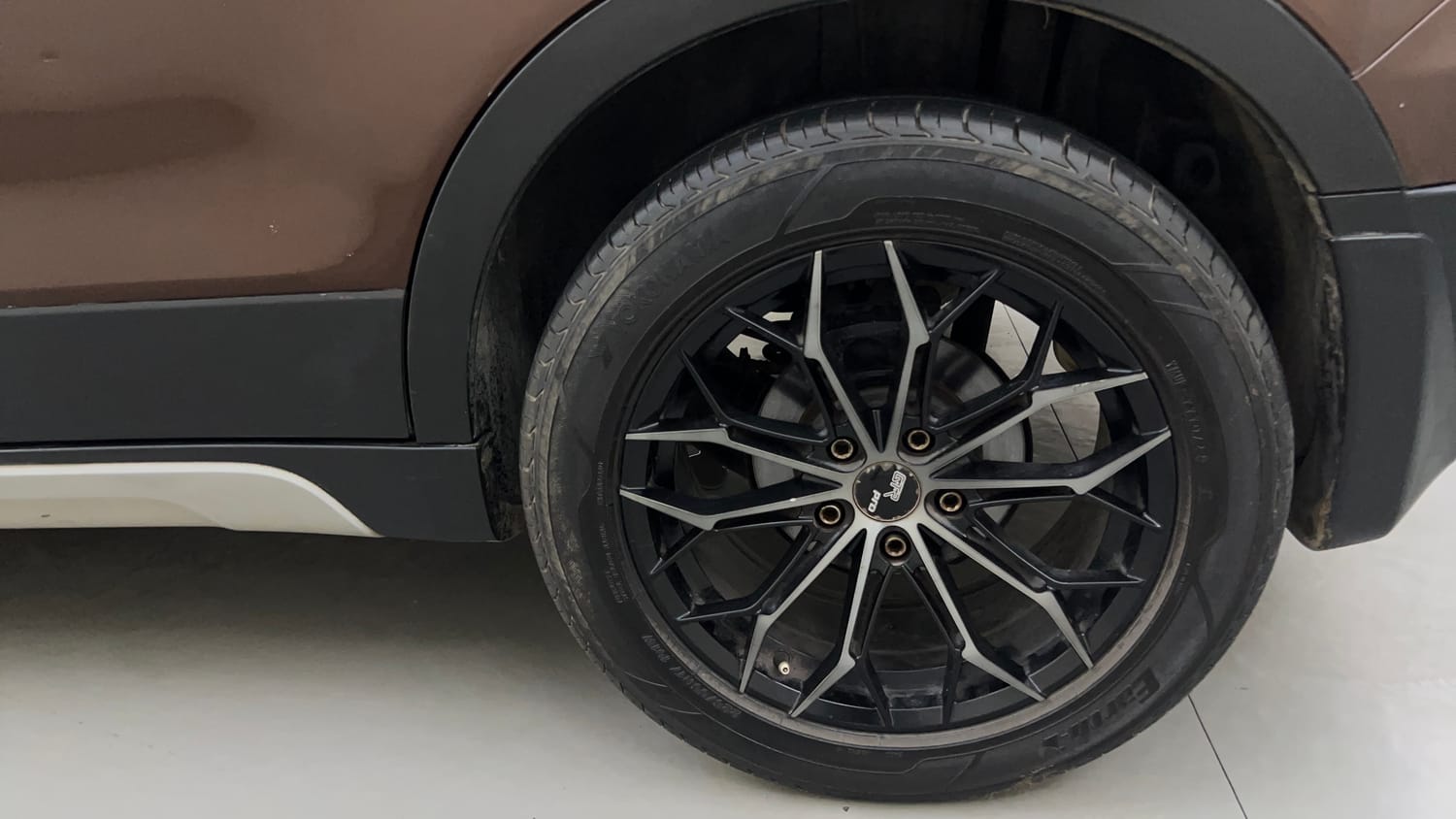 Used 2016 Maruti Suzuki S-Cross Delta 1.6 Diesel Manual tyres LEFT REAR TYRE RIM VIEW