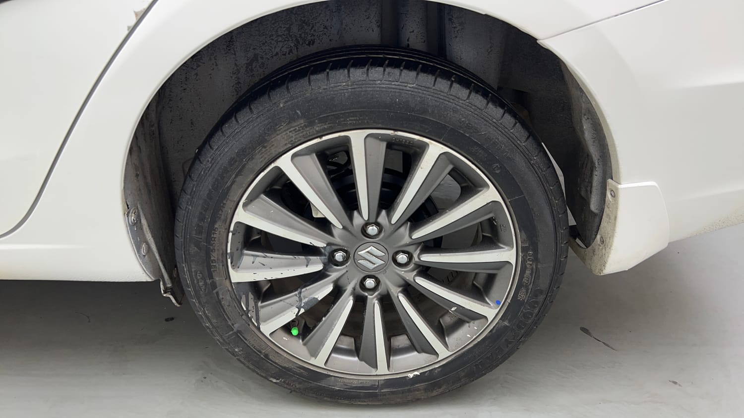 Used 2022 Maruti Suzuki Ciaz Alpha 1.5 AT Petrol Automatic tyres LEFT REAR TYRE RIM VIEW
