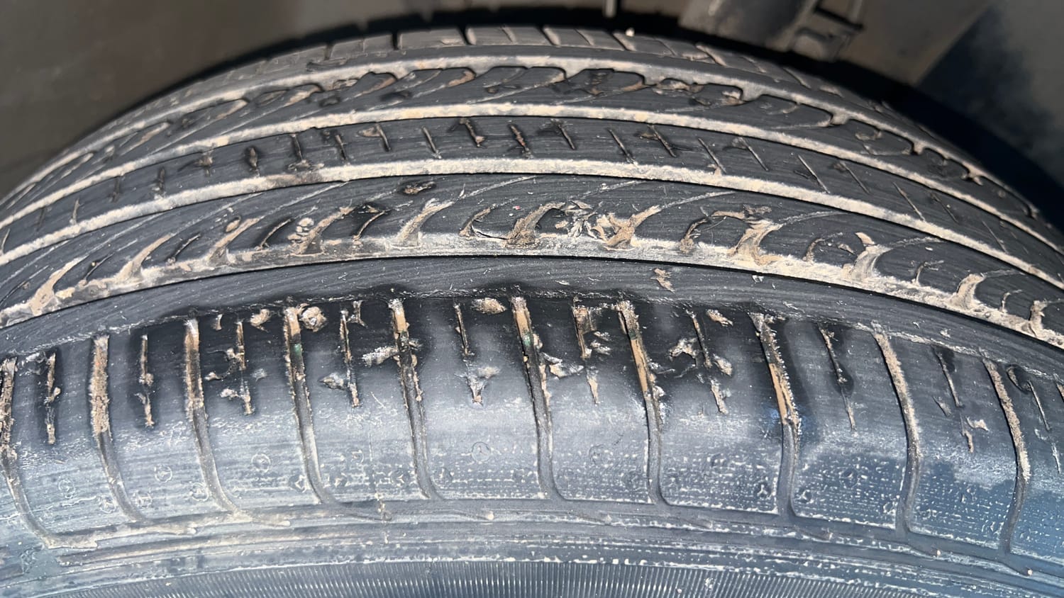 Used 2019 Hyundai Venue S 1.2 Petrol Petrol Manual tyres RIGHT FRONT TYRE TREAD VIEW