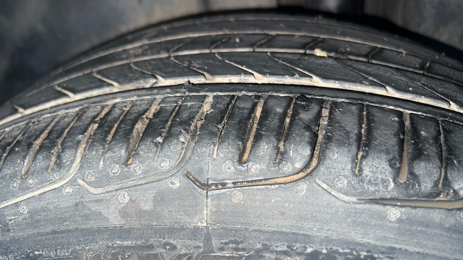Used 2017 Maruti Suzuki Ciaz ZXI+ Petrol Manual tyres LEFT REAR TYRE TREAD VIEW