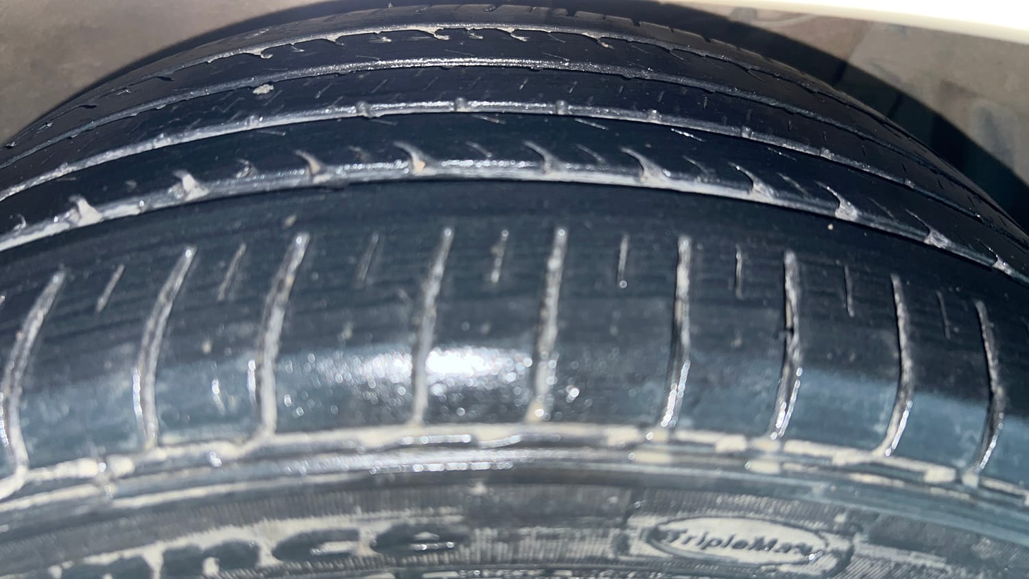 Used 2022 Maruti Suzuki Ciaz Alpha 1.5 AT Petrol Automatic tyres RIGHT FRONT TYRE TREAD VIEW