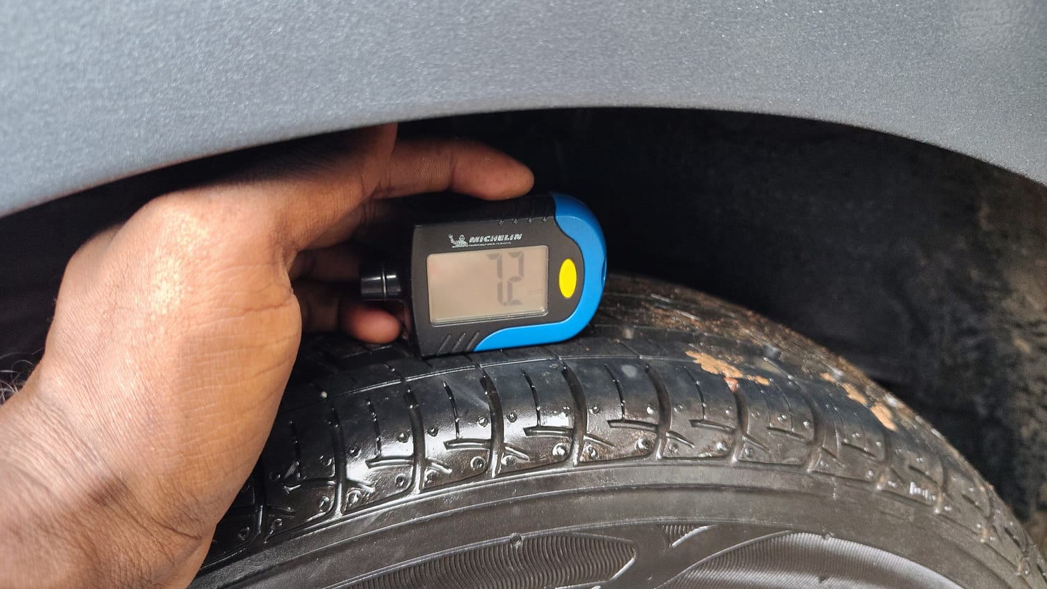 Used 2017 Hyundai Grand i10 Sportz (O) 1.2 Kappa VTVT Petrol Manual tyres RIGHT REAR TYRE TREAD VIEW