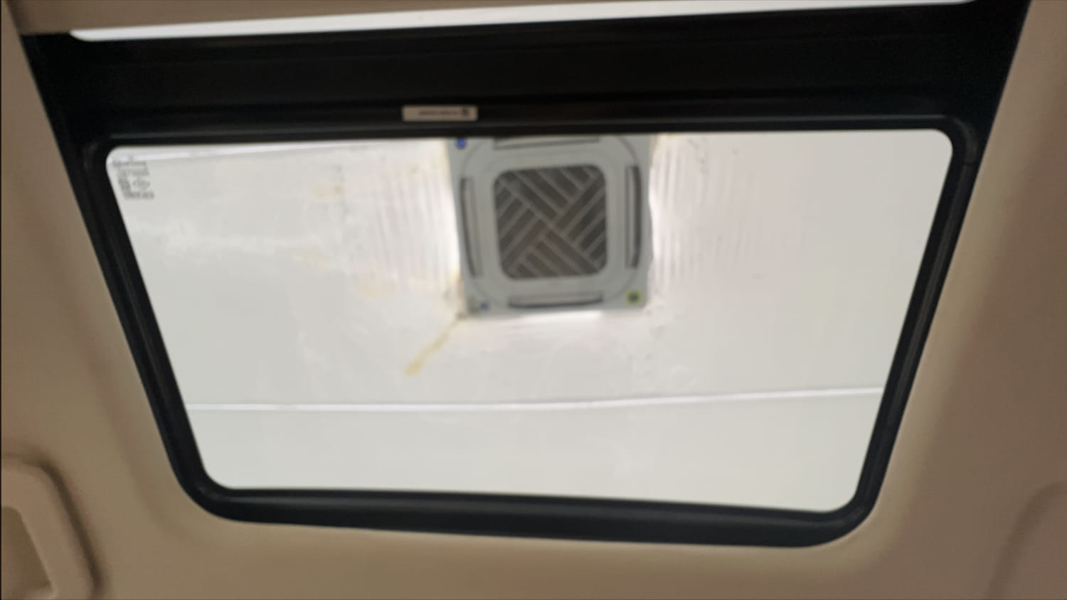 Used 2025 Mahindra XUV 3XO AX7 1.2 Petrol AT Petrol Automatic top_features Sunroof