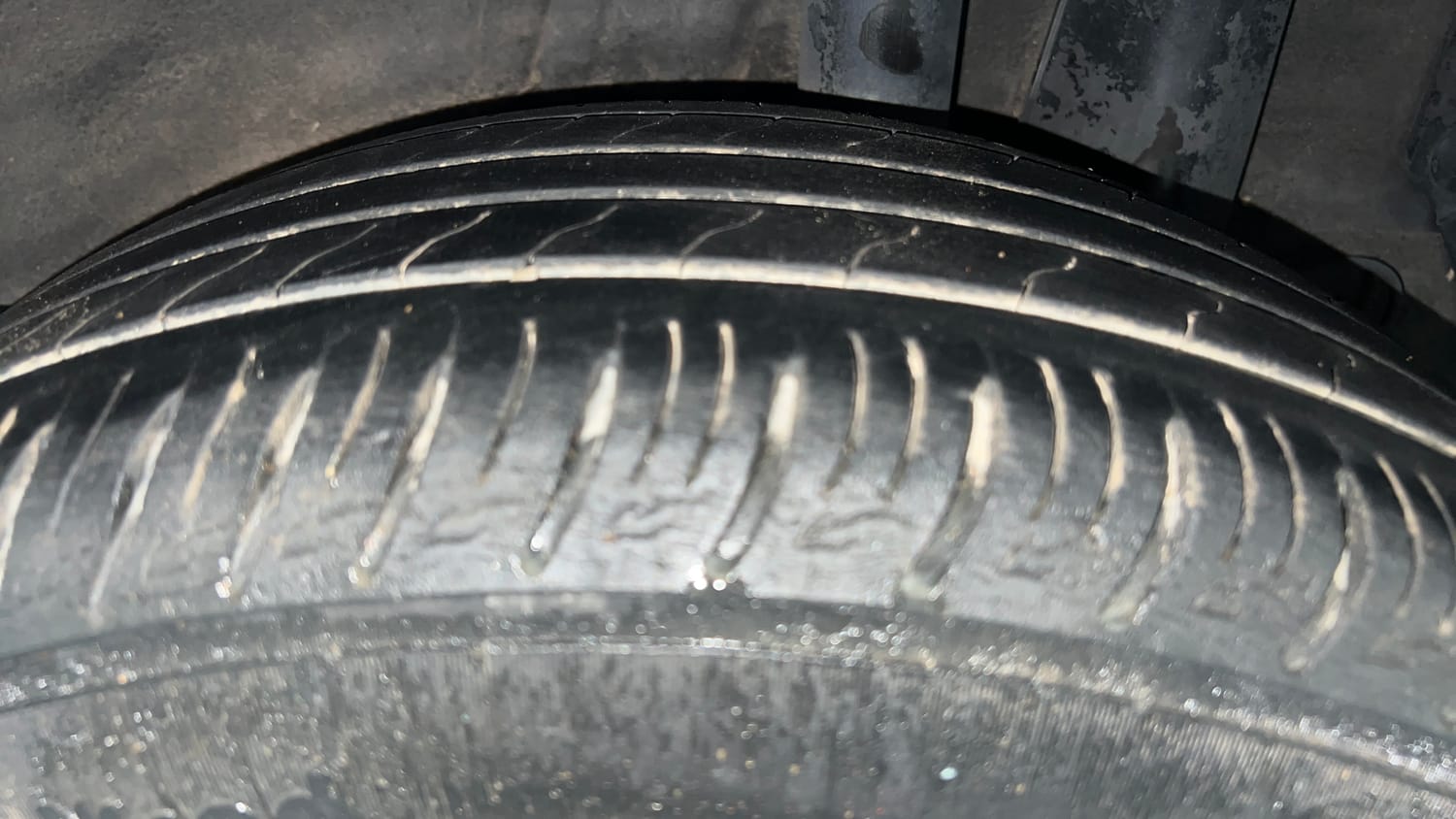 Used 2021 Kia Sonet GTX Plus 1.0 DCT Petrol Automatic tyres LEFT REAR TYRE TREAD VIEW