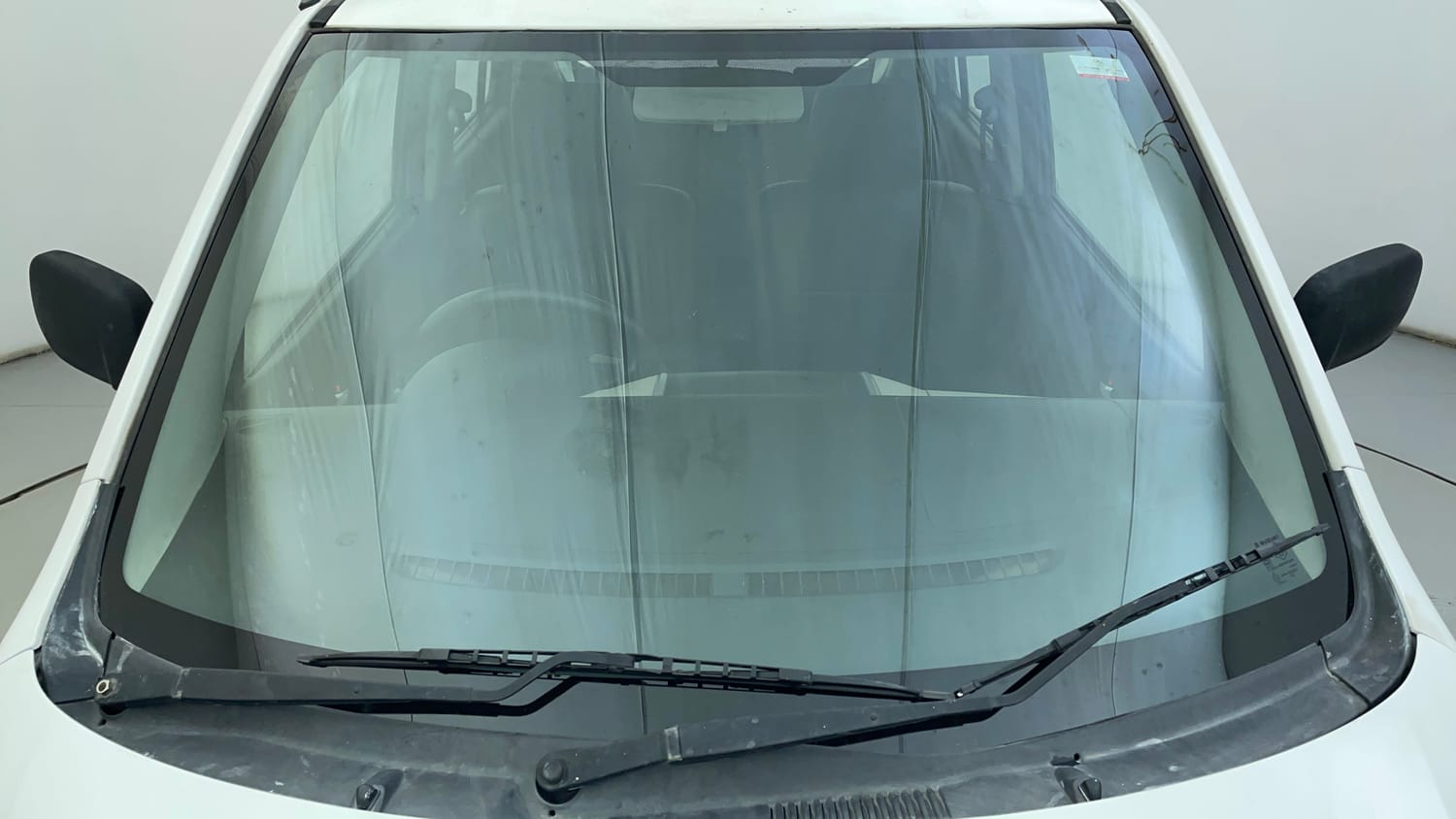 Used 2013 Maruti Suzuki Wagon R LXI Petrol Manual exterior FRONT WINDSHIELD VIEW