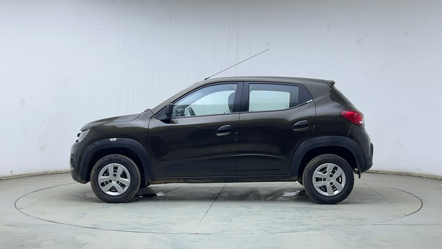Used 2015 Renault Kwid RXT Petrol Manual exterior LEFT SIDE VIEW