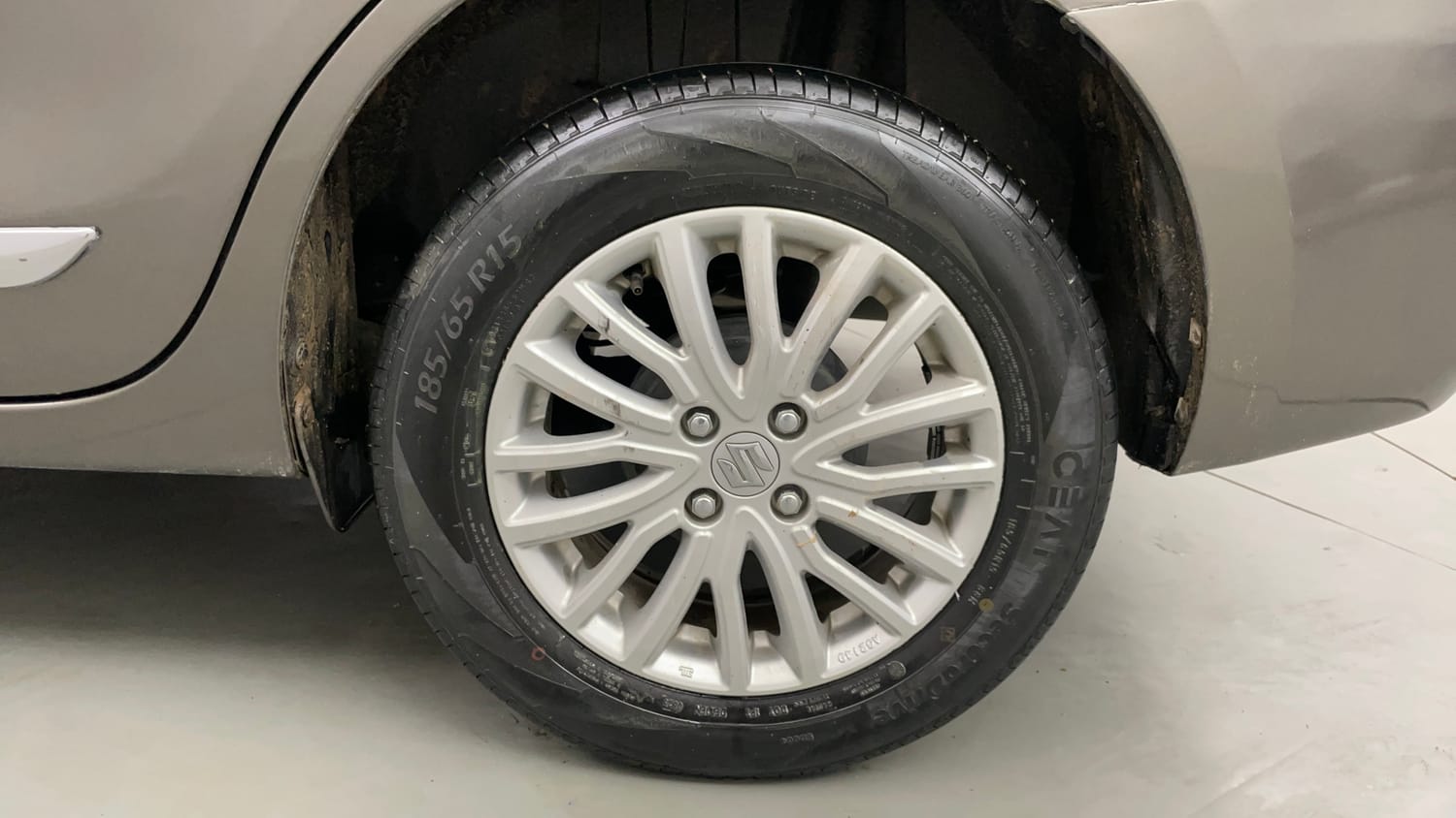 Used 2019 Maruti Suzuki Dzire ZXi AMT Petrol Automatic tyres LEFT REAR TYRE RIM VIEW