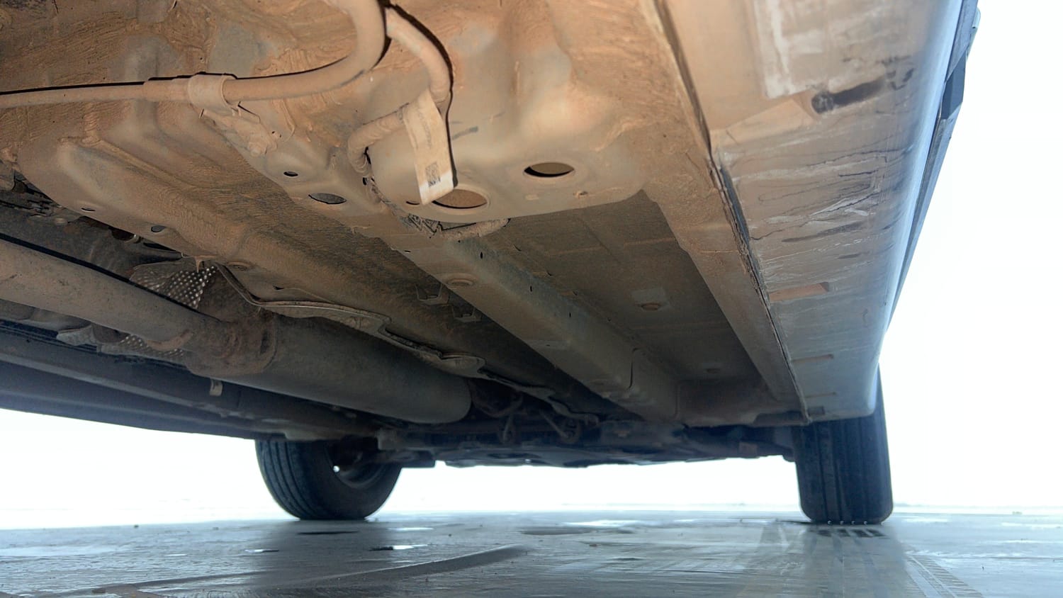 Used 2025 Mahindra XUV 3XO AX5 1.2 Petrol Petrol Manual extra REAR RIGHT UNDERBODY VIEW