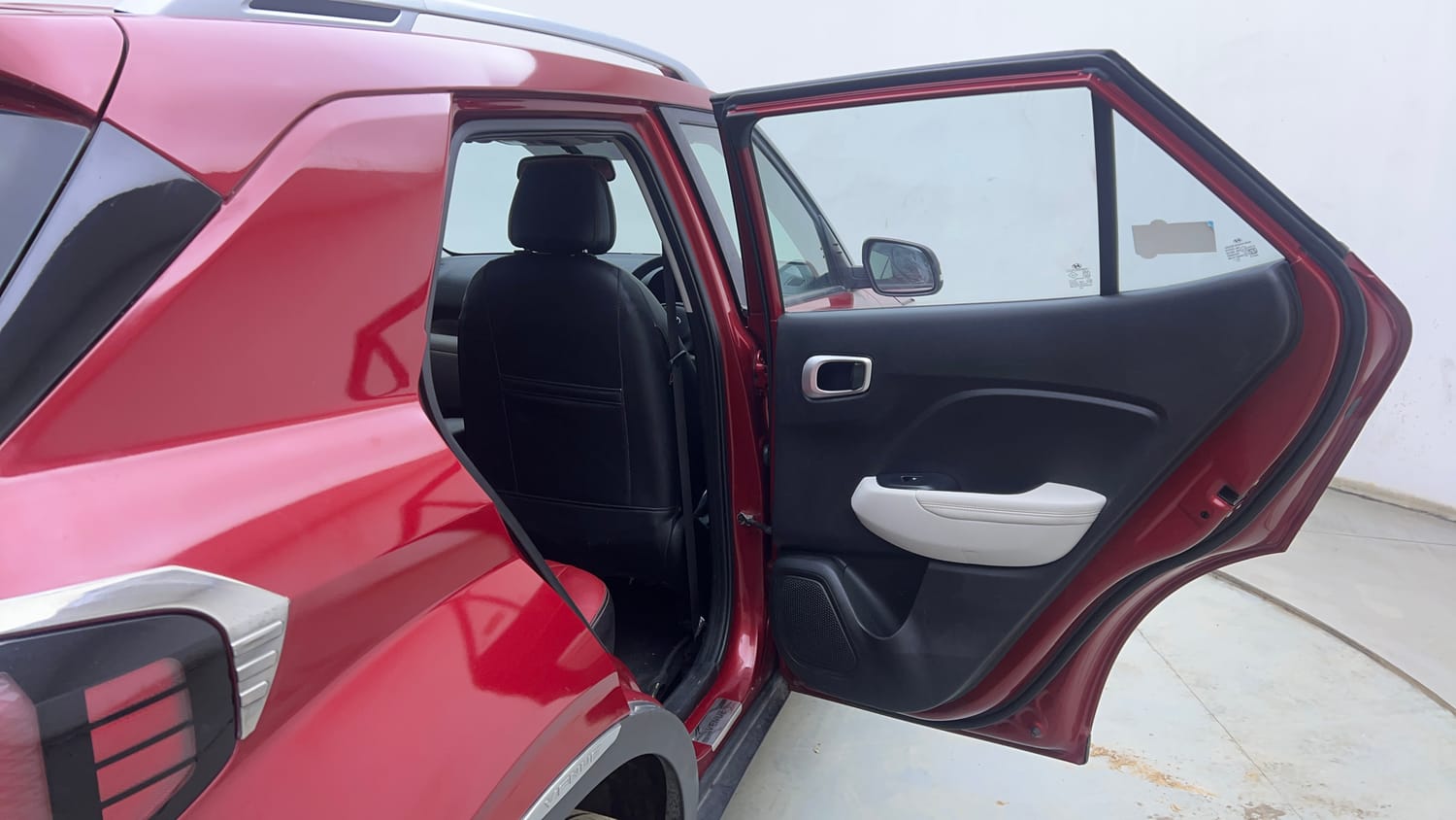 Used 2022 Hyundai Venue SX (O) 1.5 CRDi Diesel Manual interior RIGHT REAR DOOR OPEN VIEW