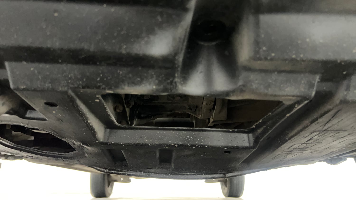 Used 2014 Toyota Etios Liva GD Diesel Manual extra FRONT LEFT UNDERBODY VIEW