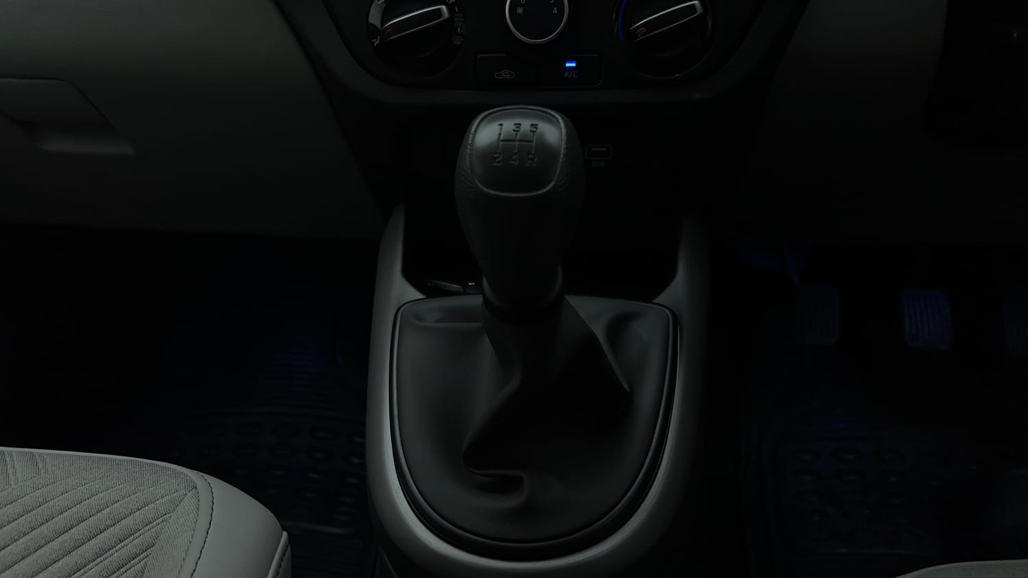 Used 2026 Hyundai Grand i10 Nios Magna 1.2 Kappa Petrol Manual interior GEAR  KNOB VIEW