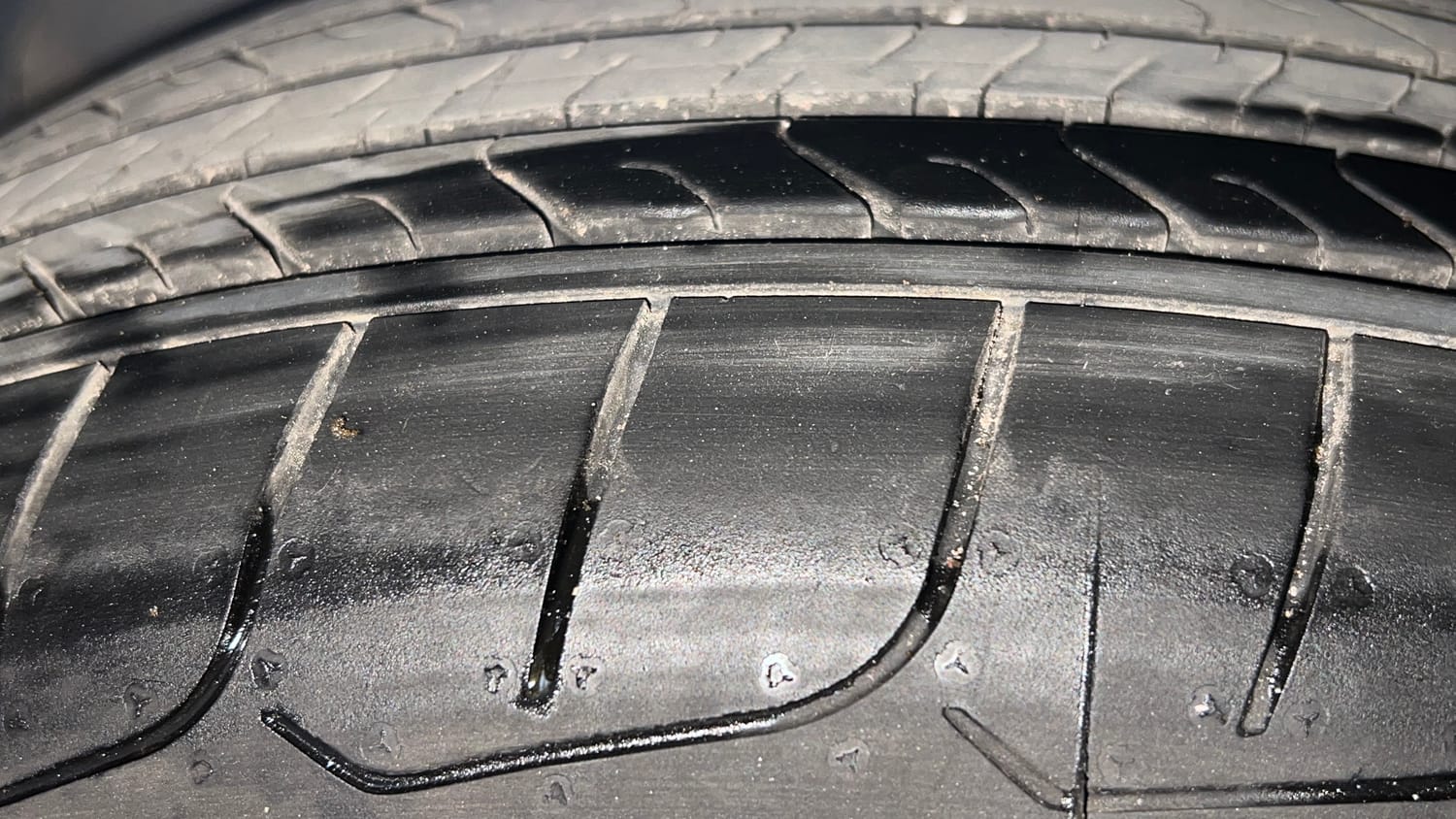 Used 2016 Ford EcoSport Trend 1.5L Ti-VCT Petrol Manual tyres RIGHT FRONT TYRE TREAD VIEW