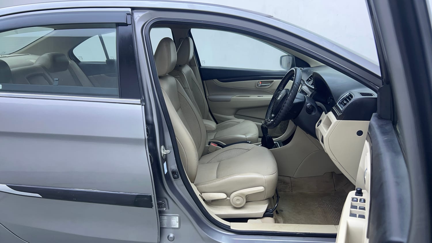 Used 2017 Maruti Suzuki Ciaz ZXI+ Petrol Manual interior RIGHT SIDE FRONT DOOR CABIN VIEW