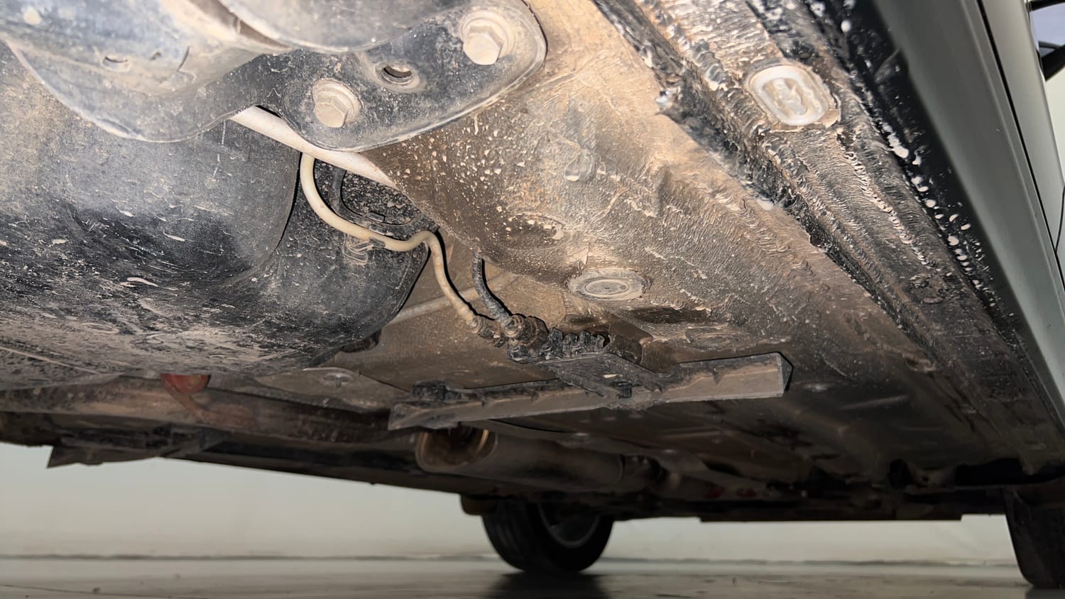Used 2024 Skoda Slavia Ambition 1.0L TSI MT Petrol Manual extra REAR RIGHT UNDERBODY VIEW
