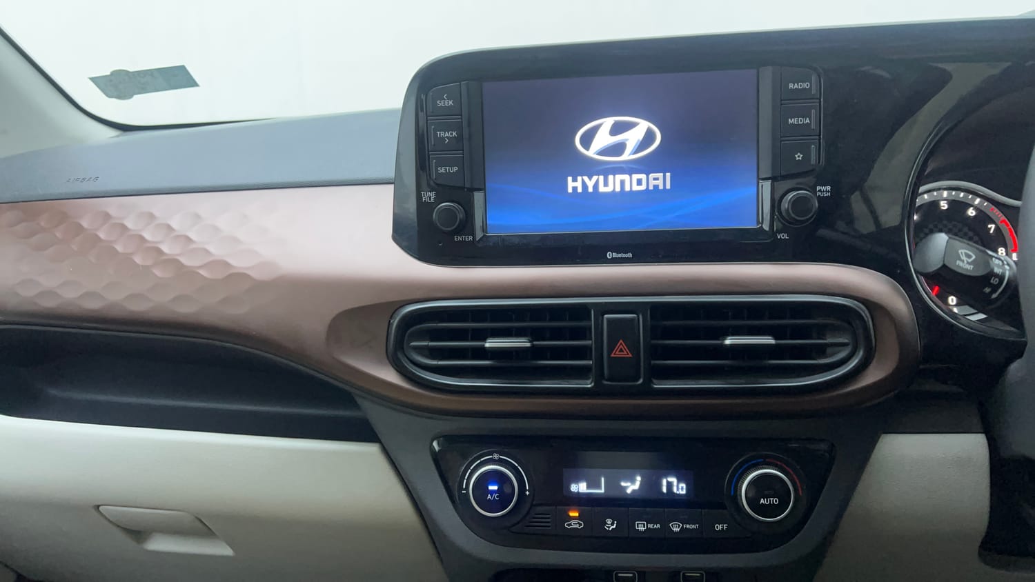 Used 2020 Hyundai Aura SX 1.2 (O) Petrol Petrol Manual interior MUSIC SYSTEM & AC CONTROL VIEW