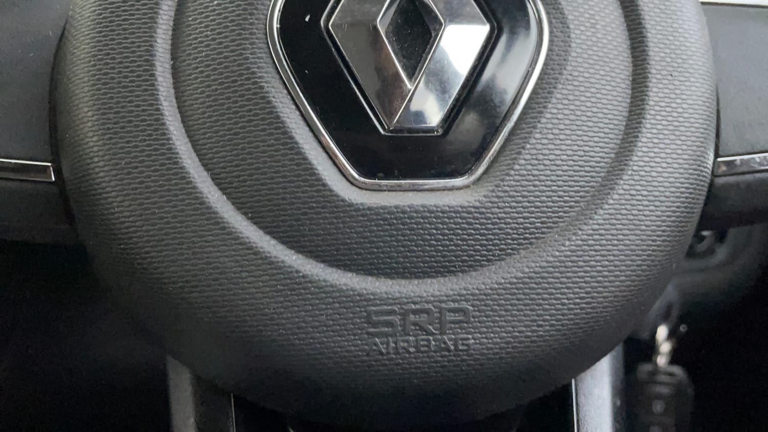 Used 2023 Renault Kwid RXT 1.0 AMT Petrol Automatic top_features Airbags