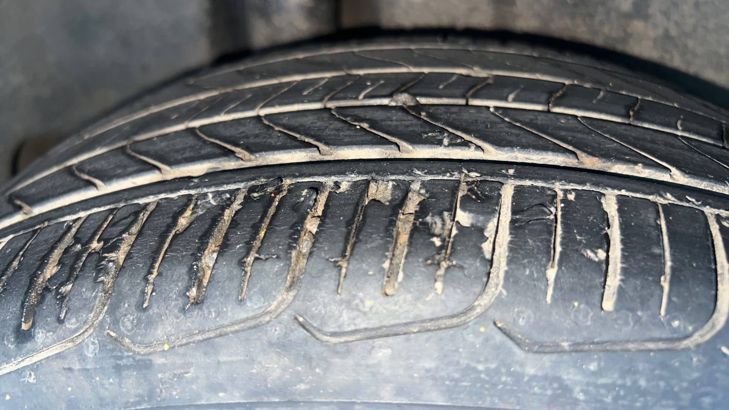 Used 2017 Maruti Suzuki Ciaz ZXI+ Petrol Manual tyres RIGHT REAR TYRE TREAD VIEW