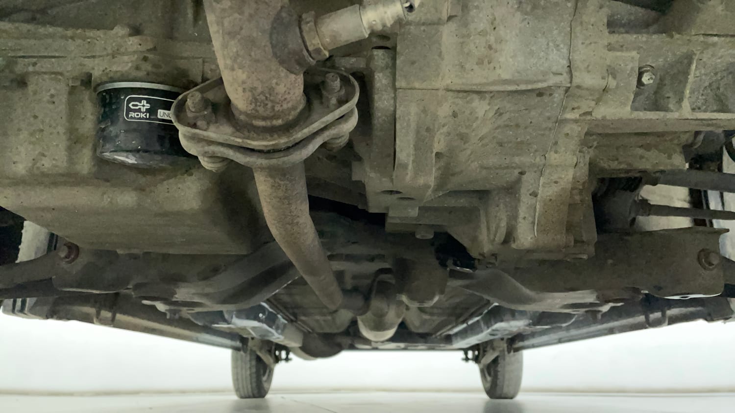 Used 2013 Maruti Suzuki Wagon R LXI Petrol Manual extra FRONT LEFT UNDERBODY VIEW