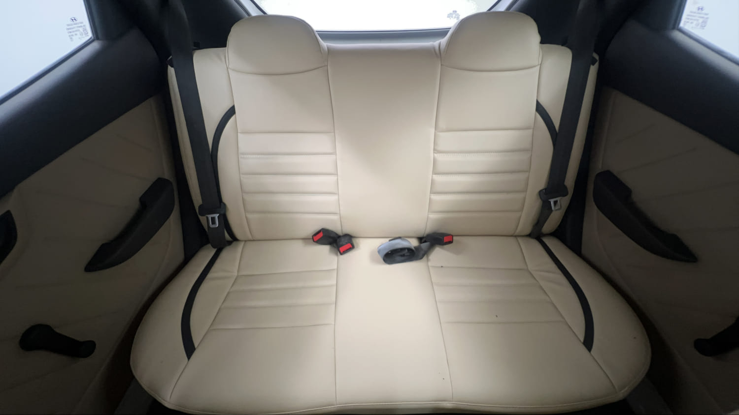 Used 2018 Hyundai Eon Era + Petrol Manual interior REAR SEAT CONDITION VIEW