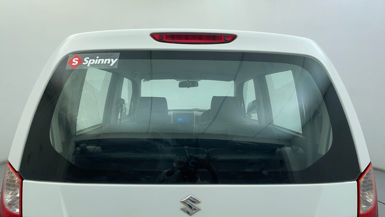 Used 2013 Maruti Suzuki Wagon R LXI Petrol Manual exterior BACK WINDSHIELD VIEW