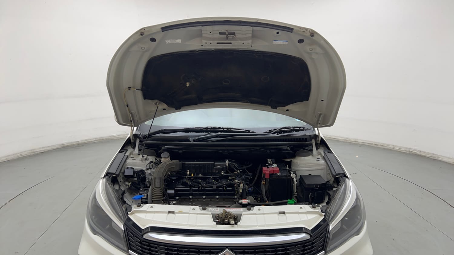 Used 2022 Maruti Suzuki Ciaz Alpha 1.5 AT Petrol Automatic engine ENGINE & BONNET OPEN FRONT VIEW