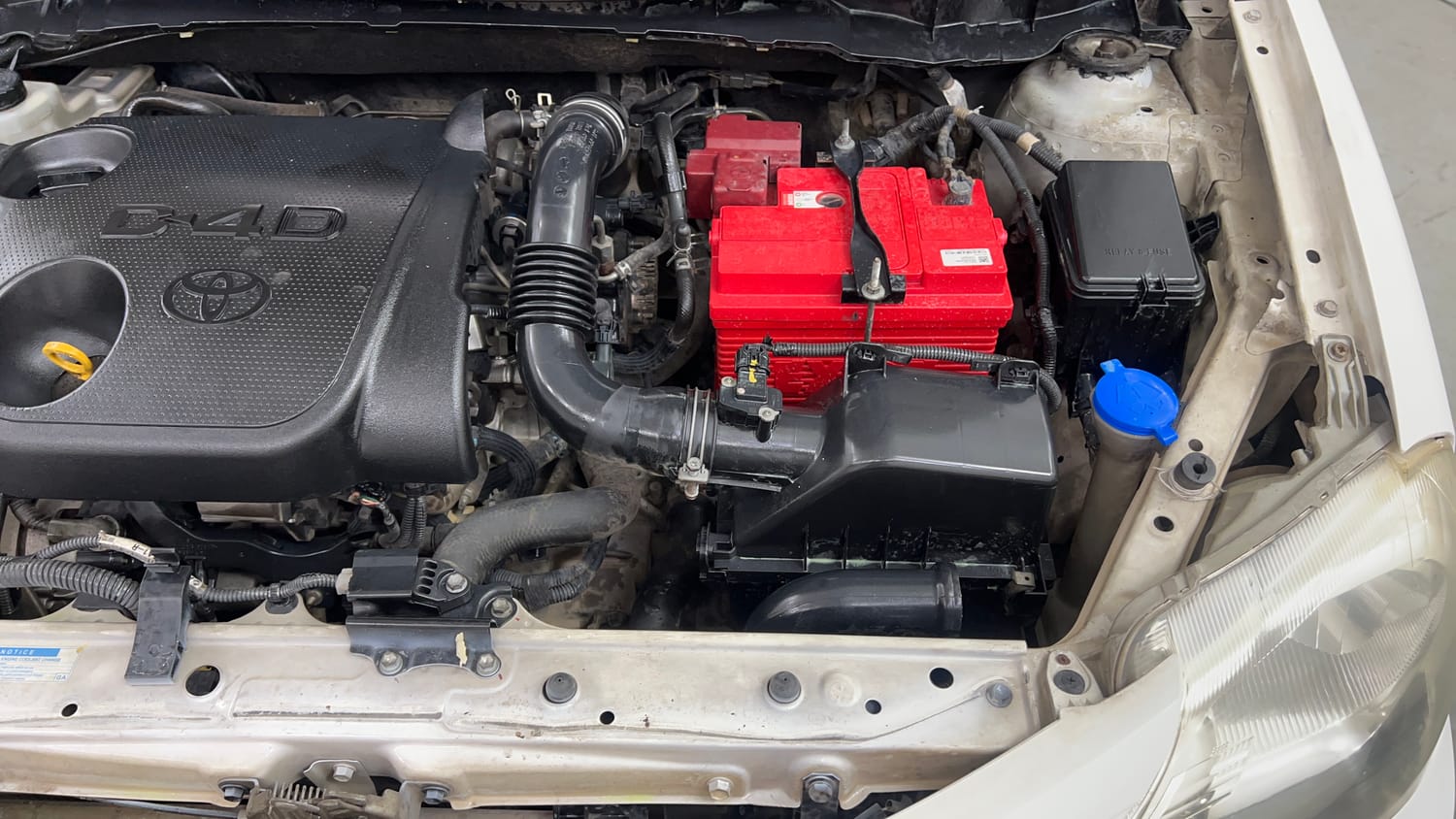 Used 2014 Toyota Etios Liva GD Diesel Manual engine ENGINE LEFT SIDE VIEW