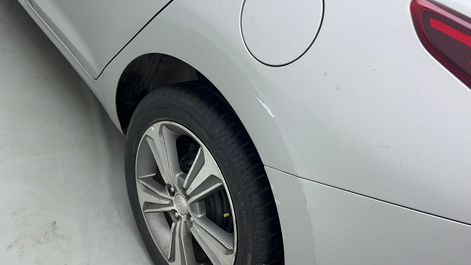 Used 2017 Hyundai Verna SX (O) 1.6 VTVT AT Petrol Automatic dents MINOR SCRATCH