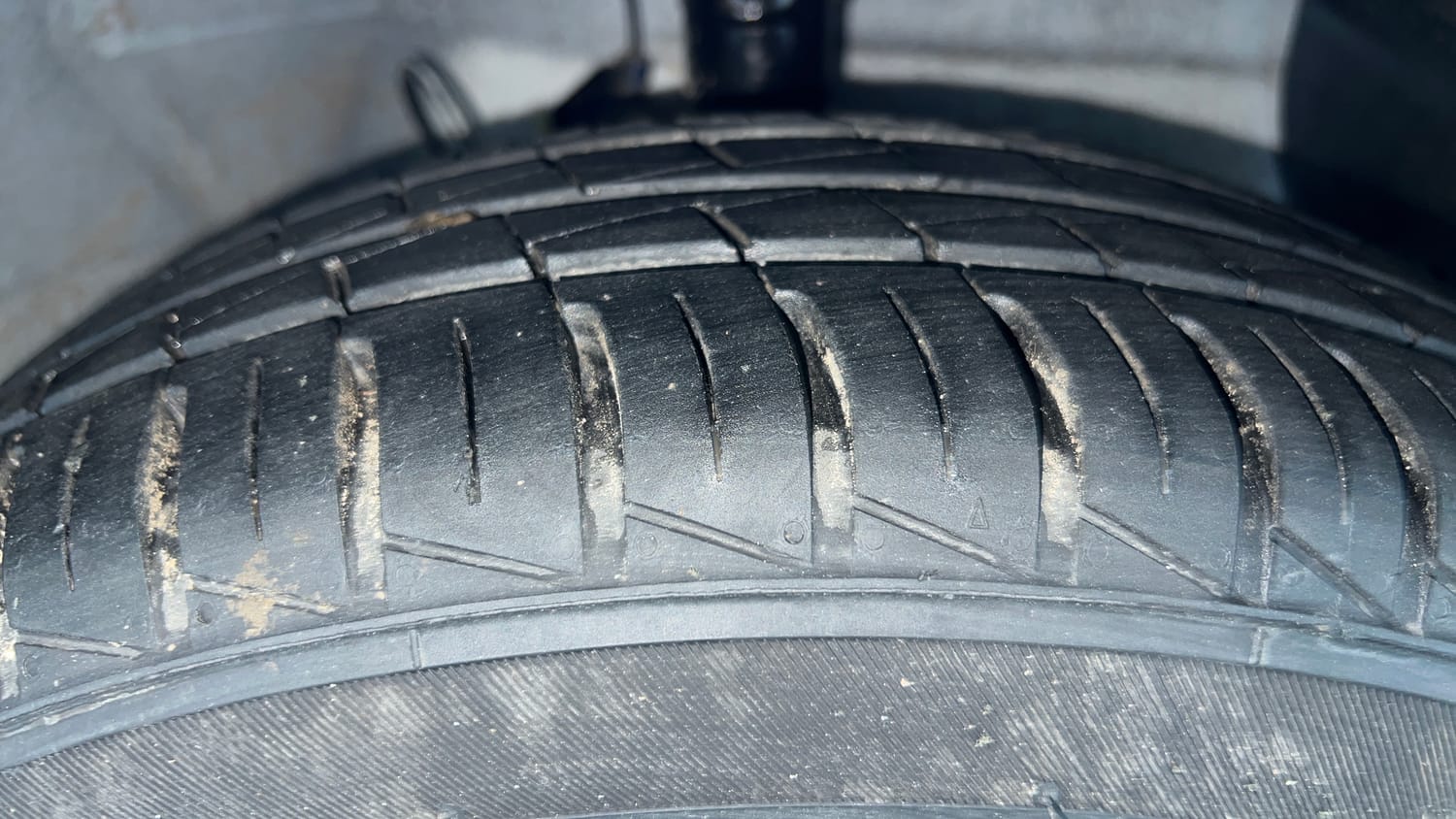 Used 2026 Hyundai Grand i10 Nios Magna 1.2 Kappa Petrol Manual tyres RIGHT FRONT TYRE TREAD VIEW