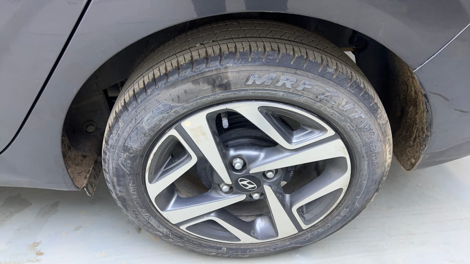 Used 2020 Hyundai Aura SX 1.2 (O) Petrol Petrol Manual tyres LEFT REAR TYRE RIM VIEW