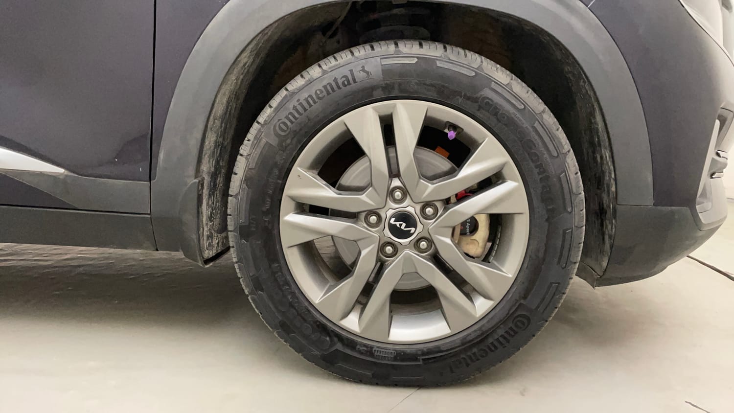 Used 2023 kia Seltos HTX 1.5 Petrol IVT Petrol Automatic tyres RIGHT FRONT TYRE RIM VIEW